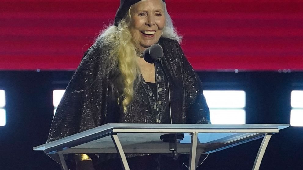 Generations sing to Joni Mitchell in pre-Grammys tribute