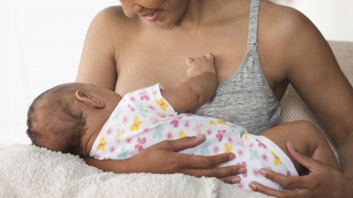 Most parents don't meet breastfeeding guidelines. Experts say the support system needs to change