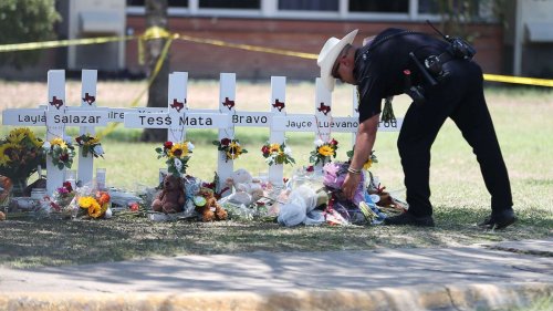 Texas school shooting live updates: Gunman entered unobstructed through unlocked door