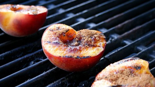 16 Fruits and Veggies to Grill This Summer