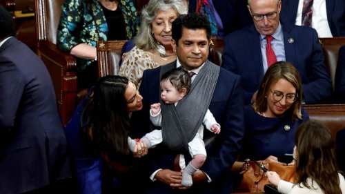 Democrats launch dads caucus to focus on family issues, push for paid leave