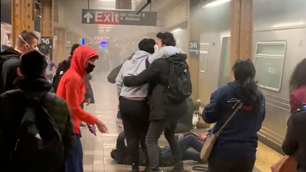 Timeline of New York subway shooting and capture of suspect