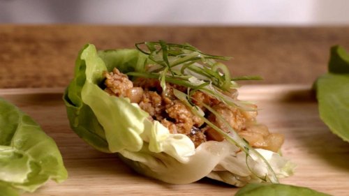 How to make a copycat version of PF Chang's chicken lettuce wraps at home