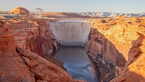 Lake Powell reaching critically low elevation levels, nearing 'dead power pool,' experts say