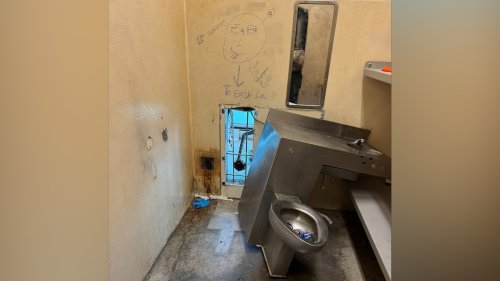 New Orleans jail employee arrested, accused of helping mass escape of inmates
