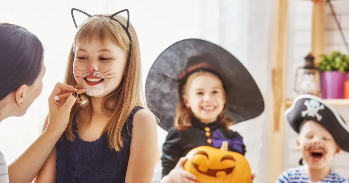 Ways to Keep Kids Safe This Halloween