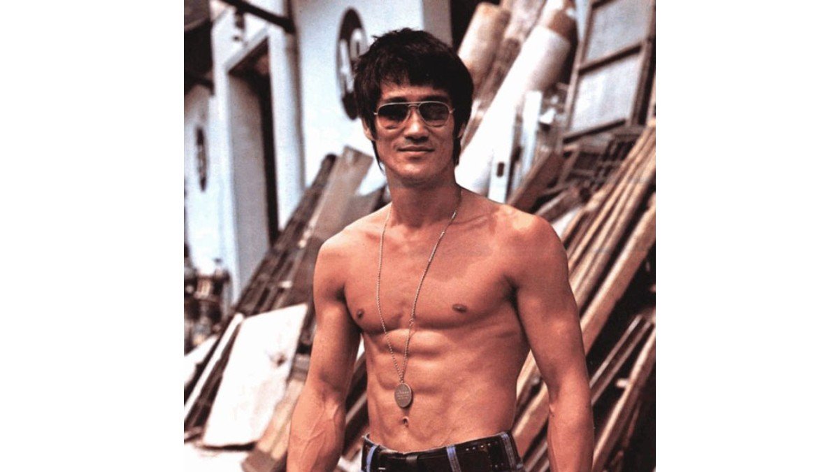 Get Bruce Lee-like Abs by Doing Dragon Flag Exercise | Flipboard