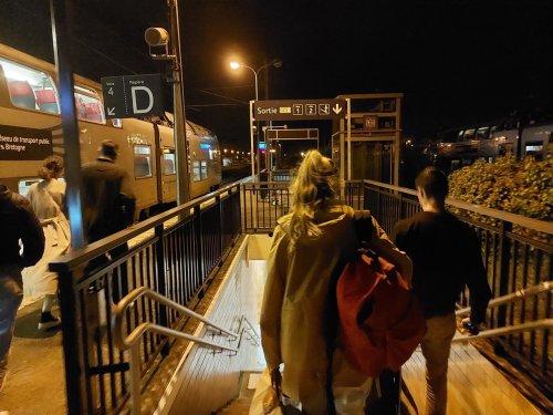 Le train se trompe d'itinéraire, les passagers "abandonnés" à Lyon Perrache en pleine nuit