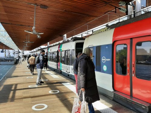 RER B : pas de nouveaux trains avant 2027, Valérie Pécresse accuse l'Europe