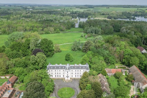Essonne : avec ses 20 chambres et sa chapelle privée, ce château du XIXe siècle est à vendre