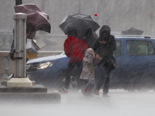 Météo France déclenche une vigilance inattendue aux orages à Paris et en Île-de-France : ce qui vous attend