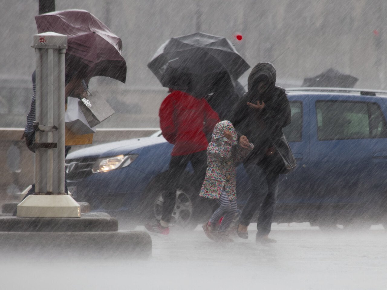 Météo France déclenche une vigilance inattendue aux orages à Paris et en Île-de-France : ce qui vous attend