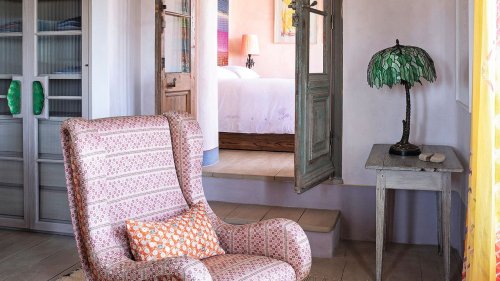In diesem Ferienhaus auf Mykonos trifft griechischer Charme auf afrikanische Muster und Midcentury-Möbel