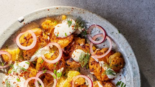 Quetschkartoffeln sind das perfekte schnelle Sommeressen – und so werden sie gemacht