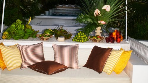 H&M Home X „Palm Heights“: So bringt die Kollektion schönsten Beach-Club-Flair der 70er zurück