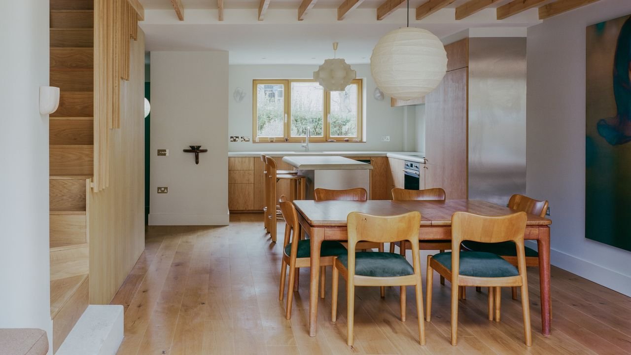 Hausumbau in London: Wie eine junge Architektin ein in die Jahre gekommenes Reihenhaus mit heiteren Details veredelte