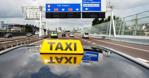 ‘Geheime’ mails onthullen taxifraude asielzoekers: spookritten en nepafspraken