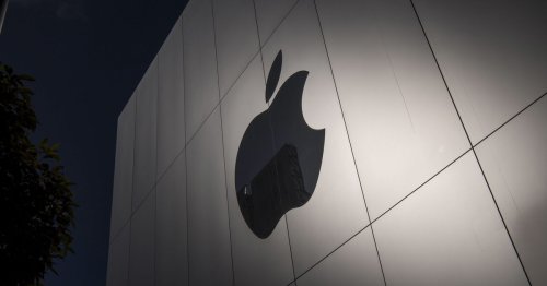 Apple shows AR/VR headset to board in sign of progress on project