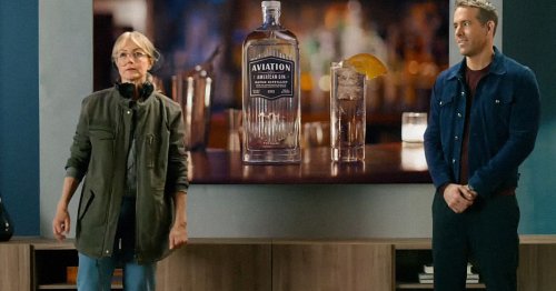 Ryan Reynolds pitches a Netflix film, a Samsung TV and a gin brand in one ad