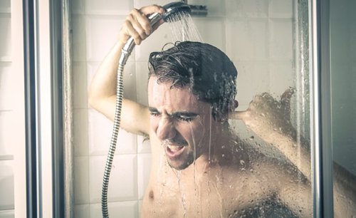 5 Reasons Why You Should Man Up and Start Taking Cold Showers