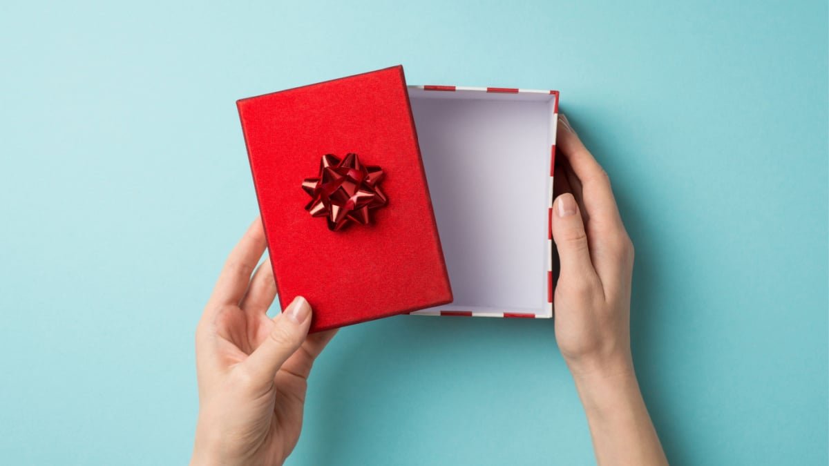 Holiday on a Budget: 13 Tips To Create a Memorable, Affordable Holiday - A Dime Saved