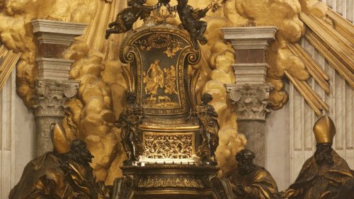 Le trône du pape, la chaise sur laquelle personne ne s'assoit (pas même lui)