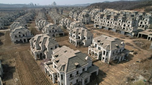 Une ville fantôme jonchée de centaines de manoirs désertés en Chine