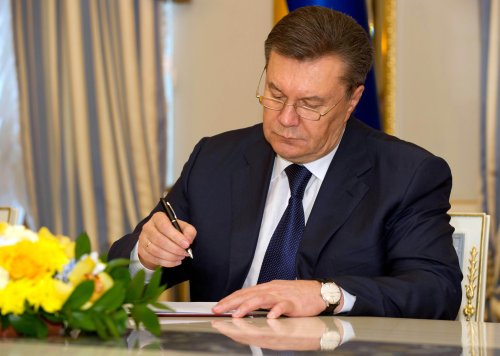 Ucraina, ex presidente Yanukovich condannato per tradimento