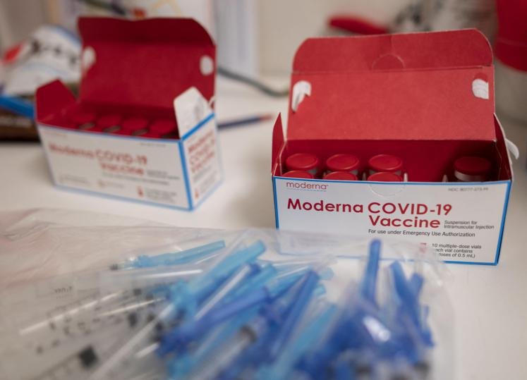 Report Rai 3 e vaccini, Garattini: "Terza dose Moderna? Ai fragili intera"