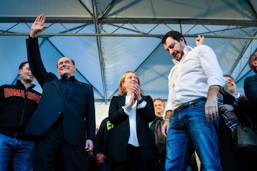 Crisi governo, Forza Italia e Lega in stand by: Meloni vuole il voto
