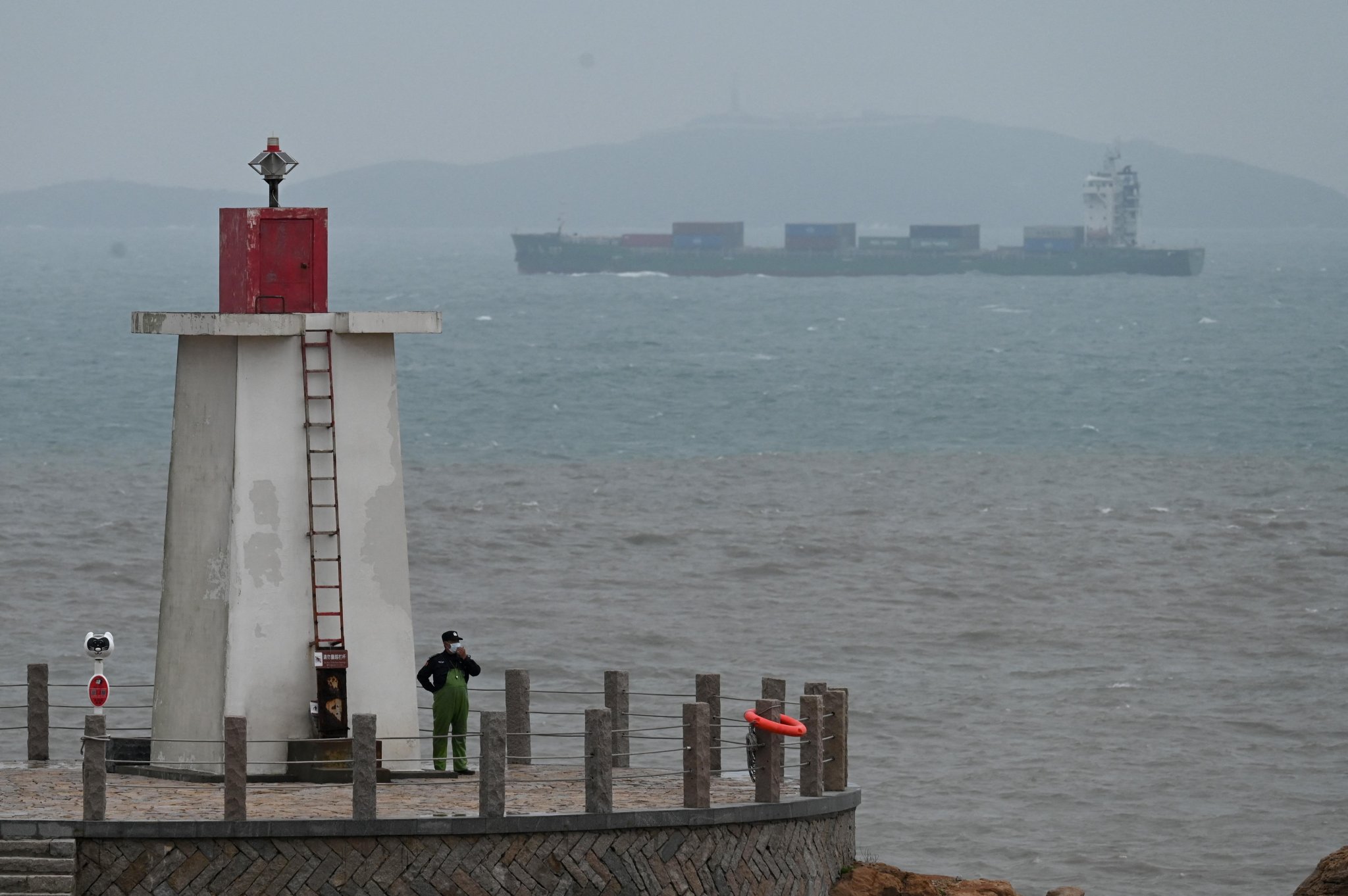 Taiwan: "13 caccia e 7 navi militari Cina intorno all'isola"