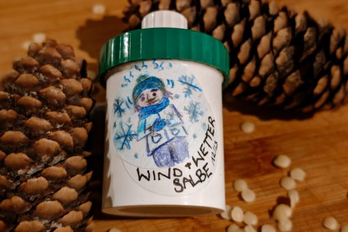 Selbstgemachter Wind- und Wetter-Balsam: Natürliche Hautpflege für die ganze Familie im Winter