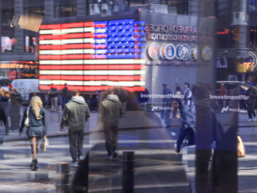 US Tech Rout Fuels Wild Bets From Korean Retail Investors
