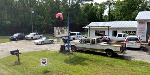 Florida Business Displays Homophobic Slur on Sign Over Memorial Day Weekend