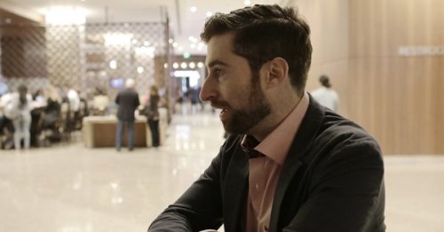 Quiz Master Scott Rogowsky Ran the First Live HQ Show at SXSW With 300 Attendees