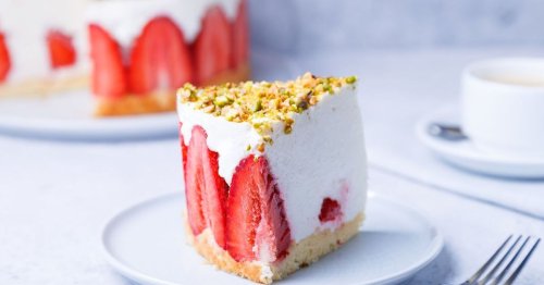 Cette recette de cheesecake aux fraises notée 4,9/5 est parfaite pour réaliser un dessert sans cuisson