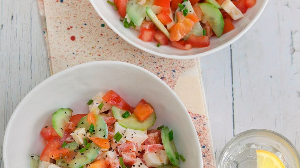 Salade trois couleurs (pomme, tomate et concombre)