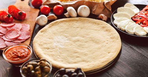 Comment préparer une pâte à pizza facilement et rapidement grâce à votre Thermomix ?