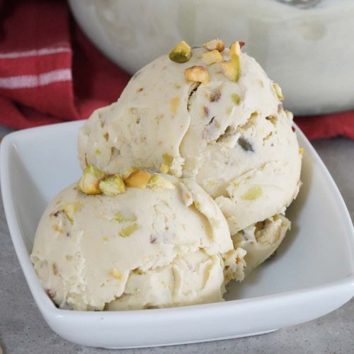 Homemade Pistachio Almond Ice Cream