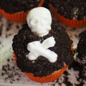 Spooky Skeleton Graveyard Cupcakes