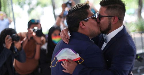 After two-year hiatus, Mexico City conducts mass ceremony for same-sex couples
