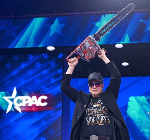 ‘WWE in the West Wing’: Elon Musk gets into shouting match with another ‘middle-aged billionaire’