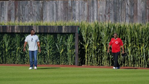 Harry Caray's hologram, Griffey boys' catch, Kevin Costner honors Ray Liotta in 'Field of Dreams' game
