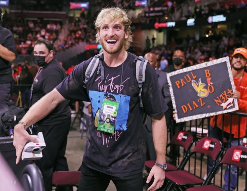 YouTube star Logan Paul signs with WWE