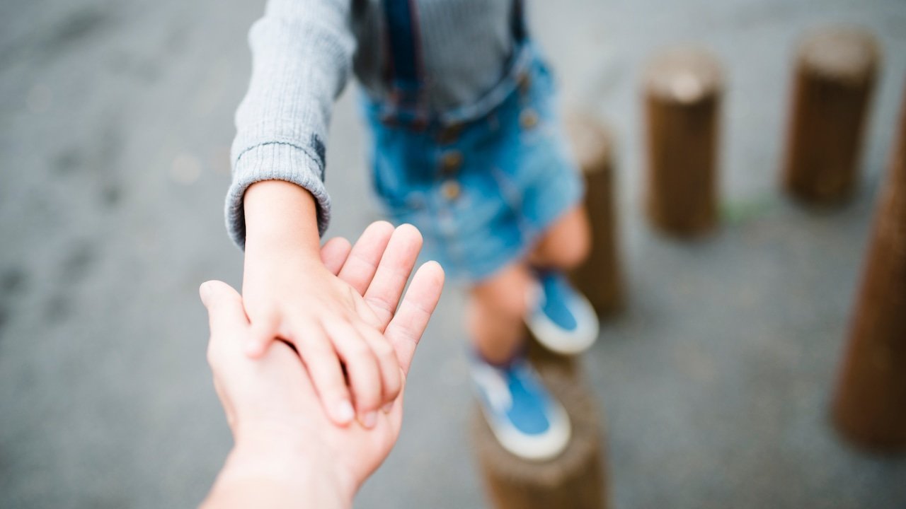 Dear Annie: I’m afraid my brother’s parenting style is hurting his child