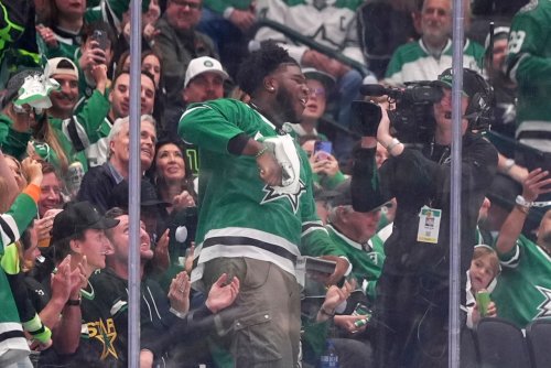 Cowboys draftee, former Alabama star, takes in first NHL game and it’s hilarious