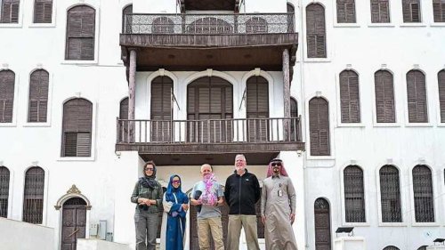 British explorer arrives in Saudi Shoubra Palace after crossing 700 km on foot