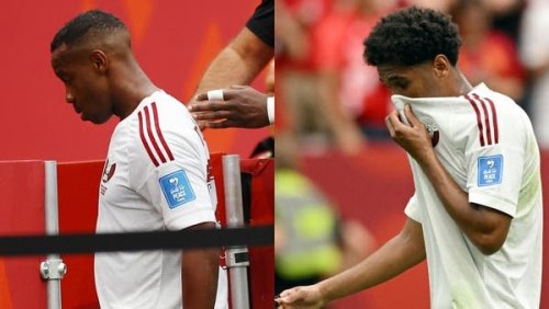 قطر.. أول منتخب آسيوي يُطرد منه لاعبان في مباراة واحدة بكأس العالم