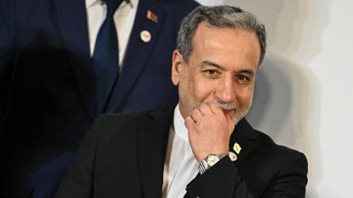 Iran FM claims draft US deal includes ending naval blockade, Hormuz arrangements