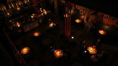 رئيس وزراء سلوفاكيا يهدد بوقف إمدادات الكهرباء الطارئة لأوكرانيا